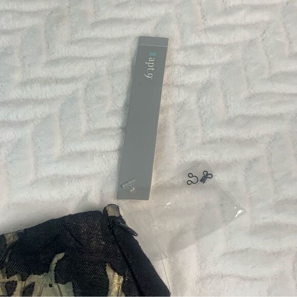 Apt 9 Lace Floral Flare Leaf Skirt Beige and Black Size 8 Petite - Picture 6 of 7